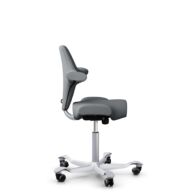HÅG Capisco 8106 - Steelcut Trio 3 (Kvadrat) - Wol / Polyamide - STT153 - Grey - Framekleur - Zilver - Gasveer - 200 mm (Zithoogte 46-64cm) - Vloercontact - Zachte wielen t.b.v. harde vloeren - Voetenring - Nee, geen voetenring - Voetster - Nee, voetst... thumbnail