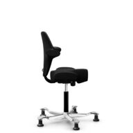 HÅG Capisco 8106 - Steelcut 3 (Kvadrat) - Wol / Polyamide - STT190 - Black - Framekleur - Zwart - Gasveer - 150 mm (Zithoogte 40-55cm) - Vloercontact - Glijdoppen - Voetenring - Nee, geen voetenring - Voetster - Ja, voetster in gepolijst aluminium thumbnail