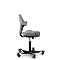 HÅG Capisco 8106 - Paloma Soft (Wollsdorf) - Cuero semi-anilina - ATG55115 - Warm grey - Black - 265 mm (seat height 53-79cm) - Soft castors for hard floors thumbnail