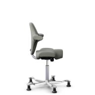 HÅG Capisco 8106 - Paloma Soft (Wollsdorf) - Cuero semi-anilina - ATG55115 - Warm grey - Silver - 200 mm (seat height 46-64cm) - Glides thumbnail