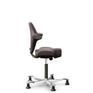 HÅG Capisco 8106 - Paloma Soft (Wollsdorf) - Cuir semi-aniline - ATG55130 - Moss Grey - 265 mm (hauteur d’assise 53–79 cm) - Patins thumbnail
