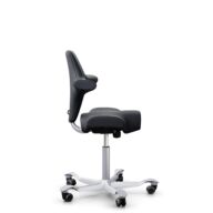 HÅG Capisco 8106 - Paloma Soft (Wollsdorf) - Semi-Anilinleder - ATG55185 - Charcoal - Silber - 150mm (Sitzhöhe 40-55cm) - Harte Rollen für weiche Böden thumbnail