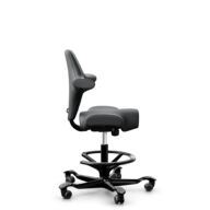 HÅG Capisco 8106 - Paloma Soft (Wollsdorf) - Cuir semi-aniline - ATG55206 - Grey - Noir - 200 mm (hauteur d’assise 46–64 cm) - Roues dures pour sols souples thumbnail