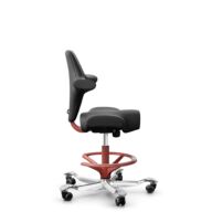 HÅG Capisco 8106 - Paloma Soft (Wollsdorf) - Cuir semi-aniline - PL56100 Black - Blush Rose - 265 mm (hauteur d’assise 53–79 cm) - Roues dures pour sols souples thumbnail