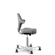 HÅG Capisco 8106 - Cura Loop (Gabriel) - Polyester recyclé - CLP60110 Light grey - Argent - 150 mm (hauteur d’assise 40–55 cm) - Patins thumbnail